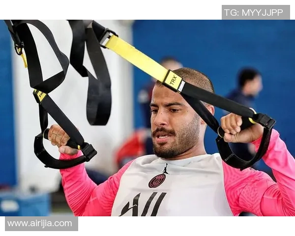 体重达到180斤的足球球星如何通过科学训练保持竞技状态